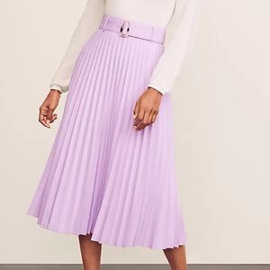 Beautiful Ann Taylor lilac/lavender pleated midi skirt! Size 8. New with tags!